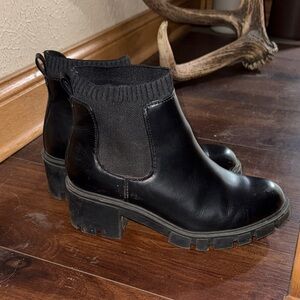 SO Black Ankle Boots with Chunky Heel
